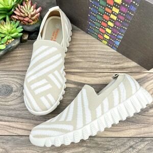 NIB BERNIE MEV Peppa 39 White/Nude Slip On Stretch Knit Comfort Sneakers